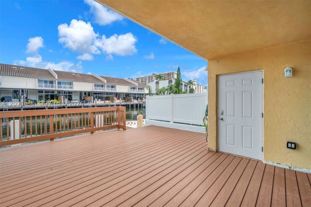 3925 NE 167th St 20, North Miami Beach, FL 33160