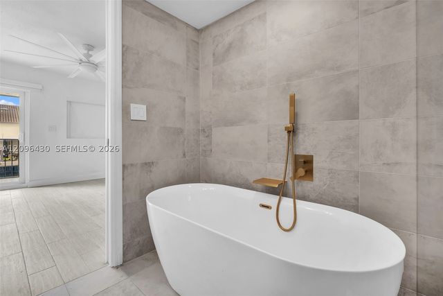 3925 NE 167th St 20, North Miami Beach, FL 33160