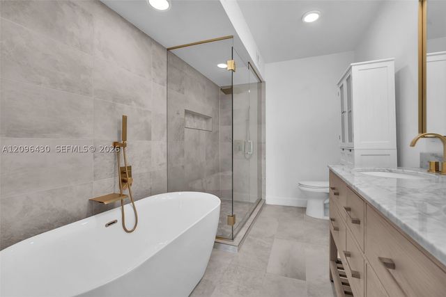 3925 NE 167th St 20, North Miami Beach, FL 33160