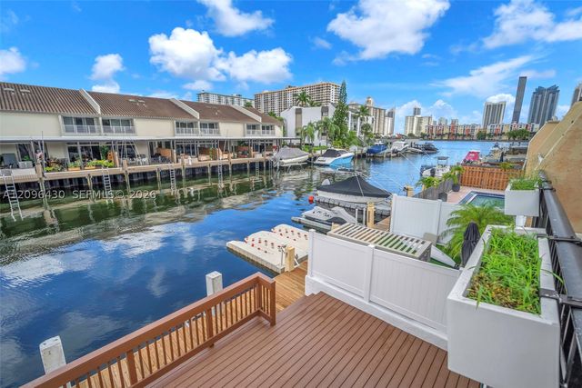 3925 NE 167th St 20, North Miami Beach, FL 33160