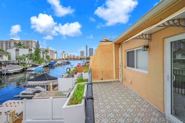 3925 NE 167th St 20, North Miami Beach, FL 33160
