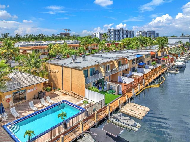 3925 NE 167th St 20, North Miami Beach, FL 33160