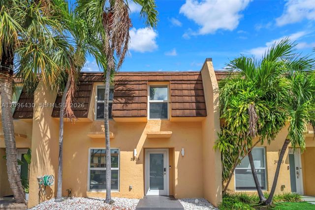 3925 NE 167th St 20, North Miami Beach, FL 33160