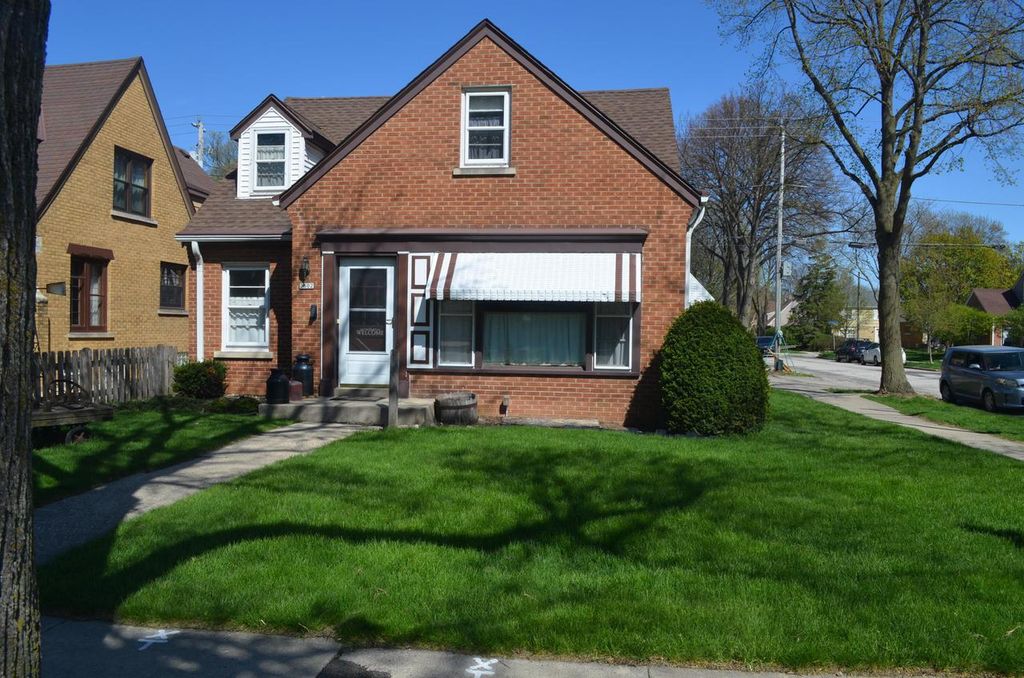2602 73rd STREET, Wauwatosa, WI 53213