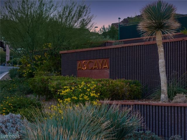 2 Cloudloft Court, Henderson, NV 89012