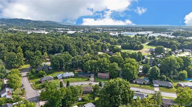 118 Farrington Drive, New Albany, IN 47150