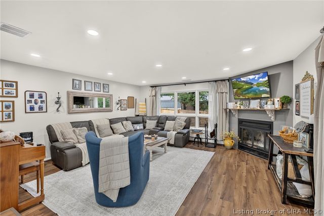 118 Farrington Drive, New Albany, IN 47150