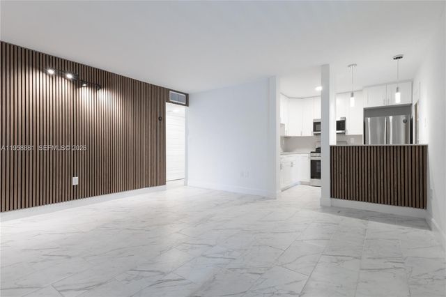 5301 SW 77th Ct 201G, Miami, FL 33155