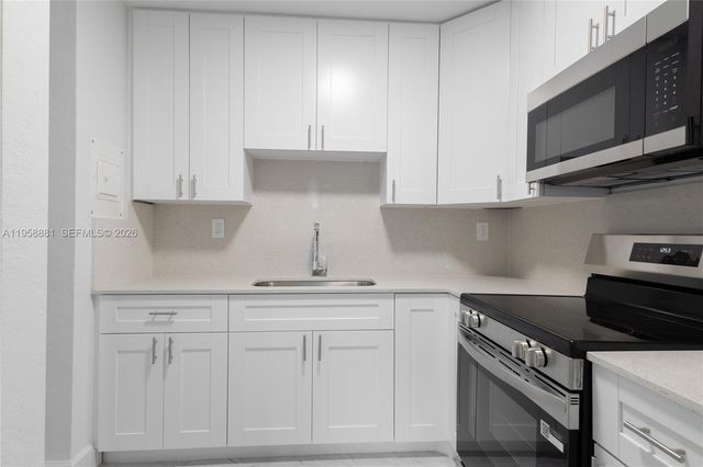 5301 SW 77th Ct 201G, Miami, FL 33155