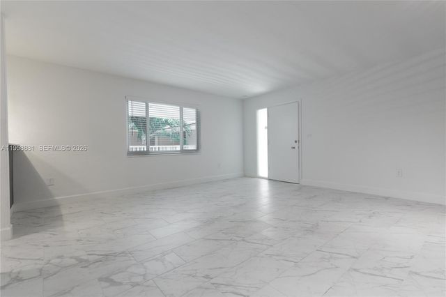 5301 SW 77th Ct 201G, Miami, FL 33155