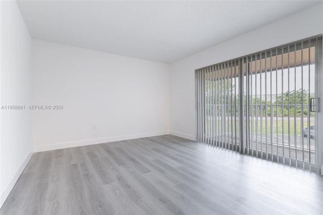 5301 SW 77th Ct 201G, Miami, FL 33155