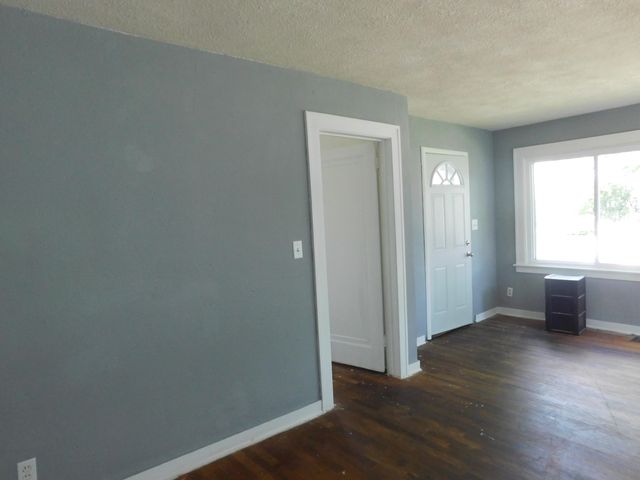 925 Dayton Avenue, Kalamazoo, MI 49048