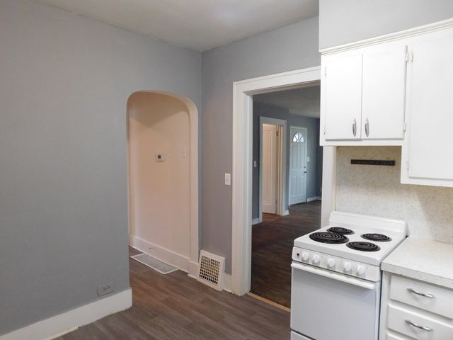 925 Dayton Avenue, Kalamazoo, MI 49048