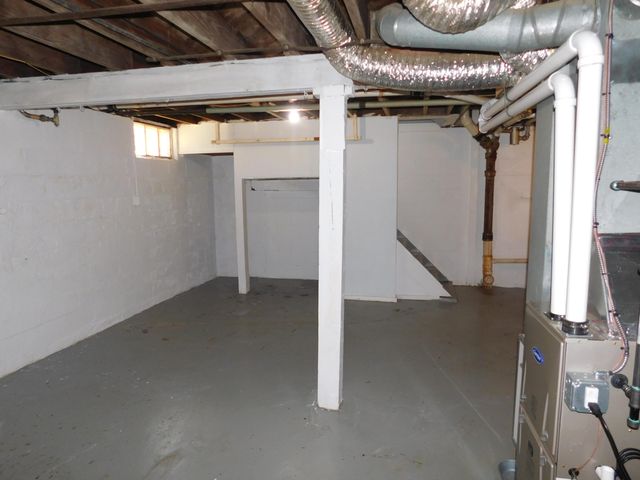 925 Dayton Avenue, Kalamazoo, MI 49048