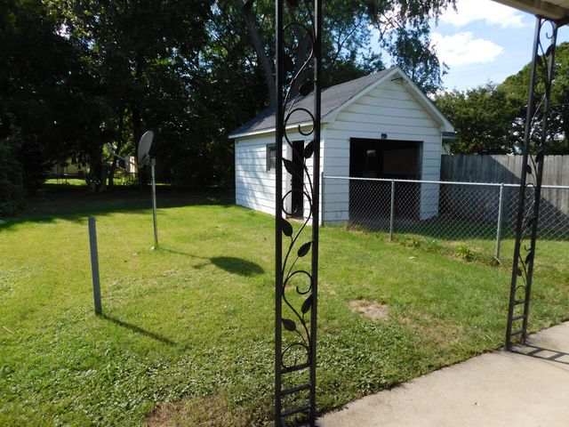 925 Dayton Avenue, Kalamazoo, MI 49048