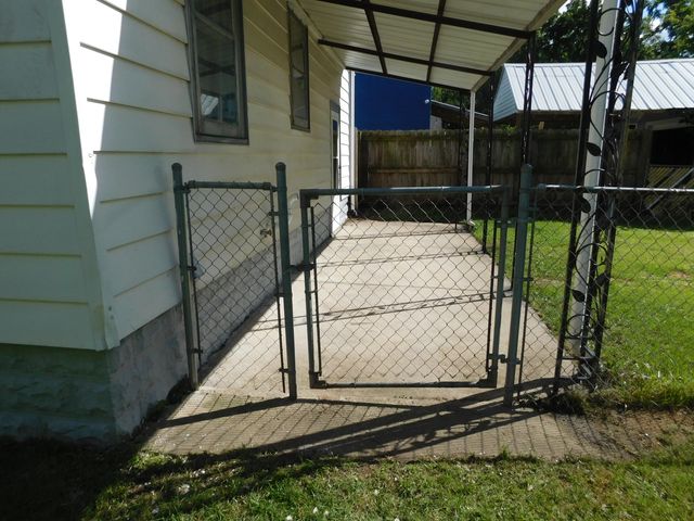 925 Dayton Avenue, Kalamazoo, MI 49048