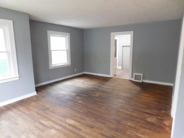 925 Dayton Avenue, Kalamazoo, MI 49048