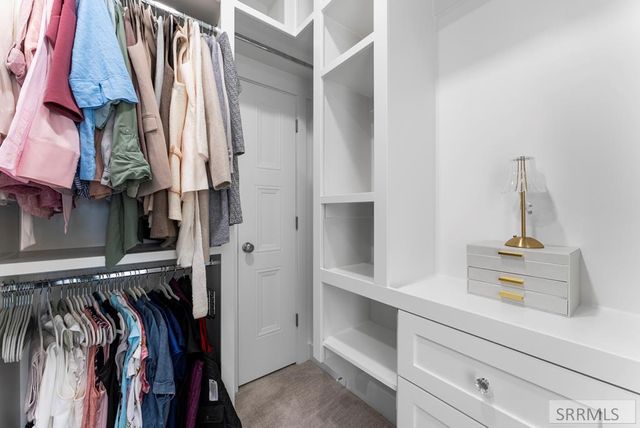 5525 Klamath Falls St, Ammon, ID 83406