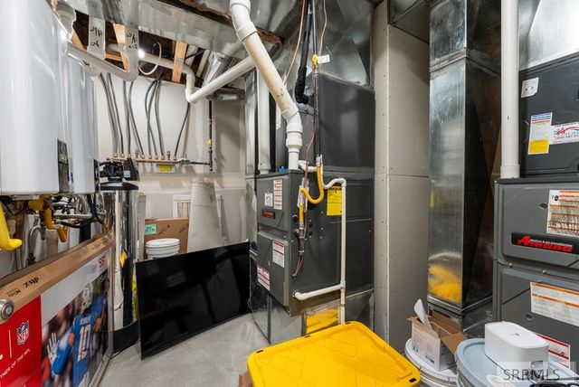 5525 Klamath Falls St, Ammon, ID 83406