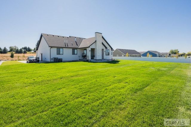 5525 Klamath Falls St, Ammon, ID 83406