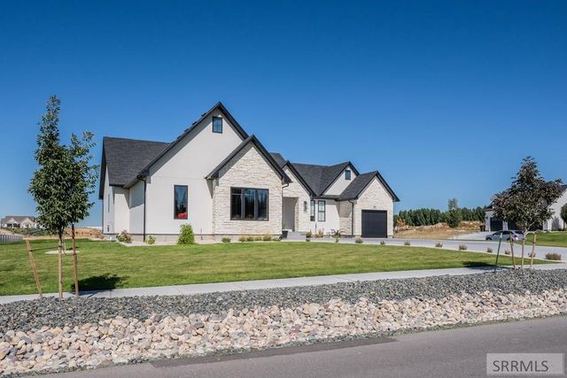 5525 Klamath Falls St, Ammon, ID 83406