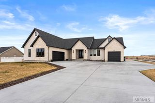 5525 Klamath Falls St, Ammon, ID 83406