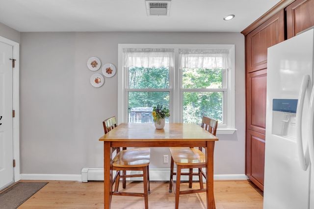 37 Pine Grove Cir, Uxbridge, MA 01569