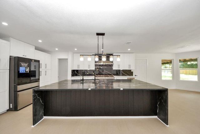 15206 Beacham Drive, Houston, TX 77070