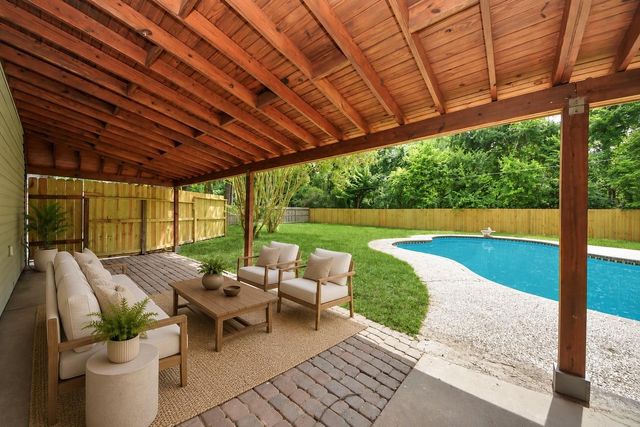 15206 Beacham Drive, Houston, TX 77070