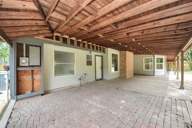 15206 Beacham Drive, Houston, TX 77070
