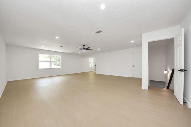 15206 Beacham Drive, Houston, TX 77070