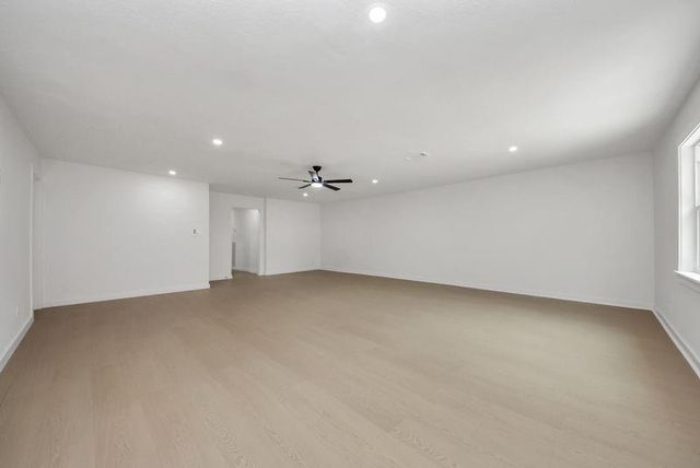 15206 Beacham Drive, Houston, TX 77070