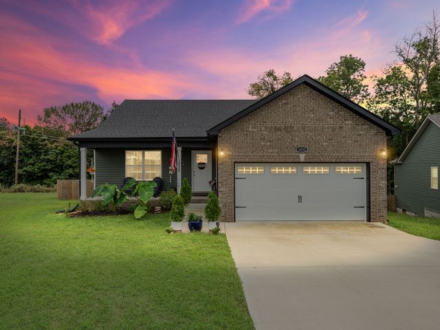 1032 Dublin Dr, Clarksville, TN 37042