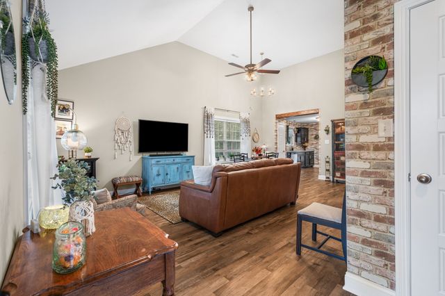 1032 Dublin Dr, Clarksville, TN 37042
