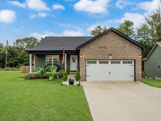 1032 Dublin Dr, Clarksville, TN 37042