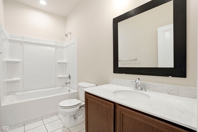 5218 Sweetwater Drive, Noblesville, IN 46062