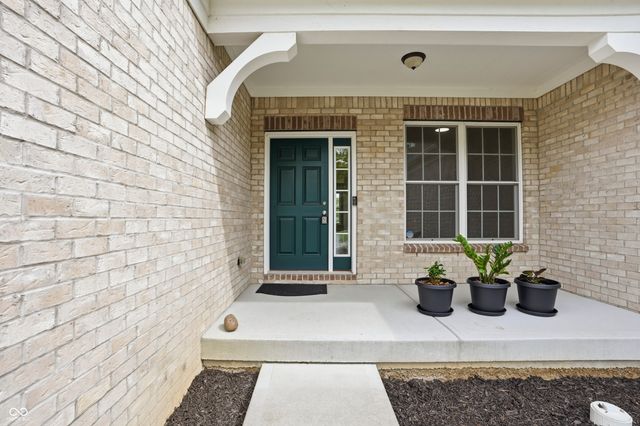 5218 Sweetwater Drive, Noblesville, IN 46062
