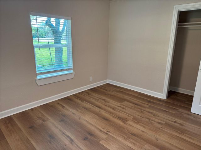 619 Avenue B, La Marque, TX 77568