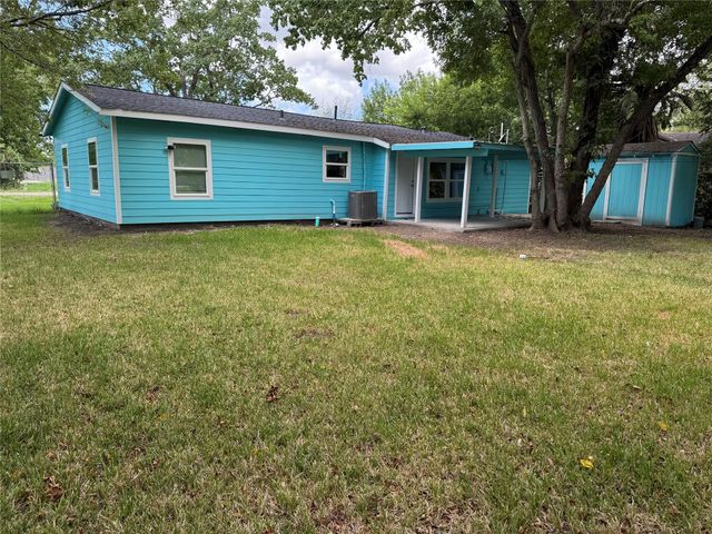 619 Avenue B, La Marque, TX 77568