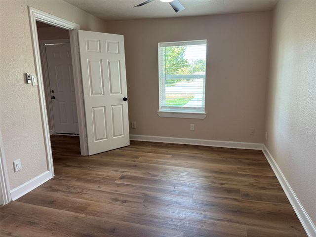 619 Avenue B, La Marque, TX 77568