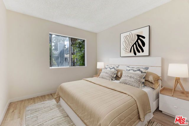 18316 Hatteras Street 21, Tarzana (los Angeles), CA 91356