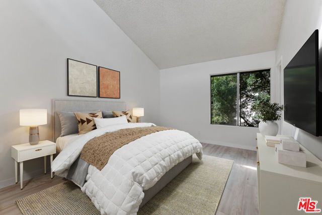 18316 Hatteras Street 21, Tarzana (los Angeles), CA 91356