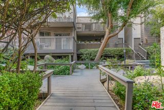 18316 Hatteras Street 21, Tarzana (los Angeles), CA 91356