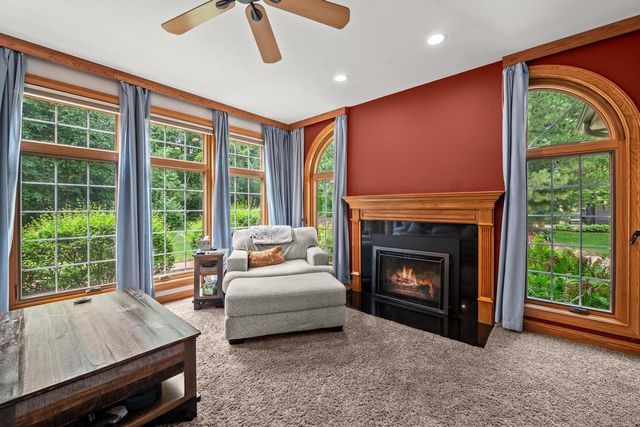 2245 S Foxglove COURT, New Berlin, WI 53151