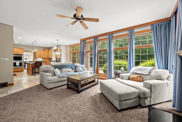 2245 S Foxglove COURT, New Berlin, WI 53151