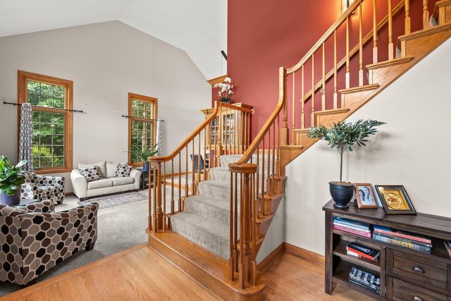 2245 S Foxglove COURT, New Berlin, WI 53151