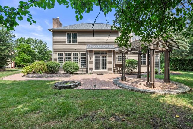 2245 S Foxglove COURT, New Berlin, WI 53151