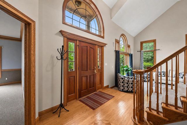 2245 S Foxglove COURT, New Berlin, WI 53151