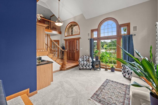 2245 S Foxglove COURT, New Berlin, WI 53151