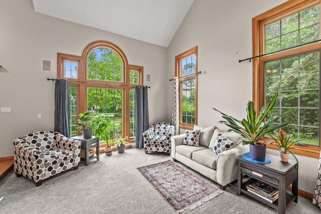 2245 S Foxglove COURT, New Berlin, WI 53151